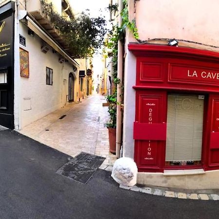 Beautifully Bright Apartment In Old Town Saint Tropez Bagian luar foto