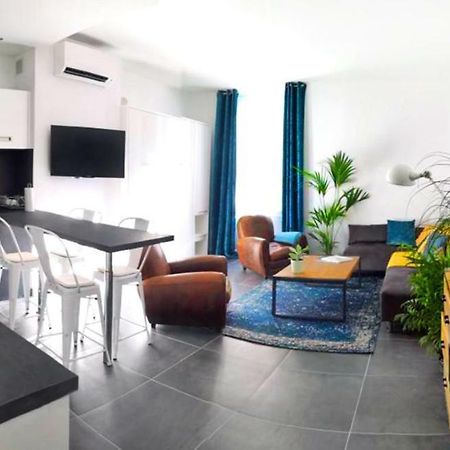 Beautifully Bright Apartment In Old Town Saint Tropez Bagian luar foto