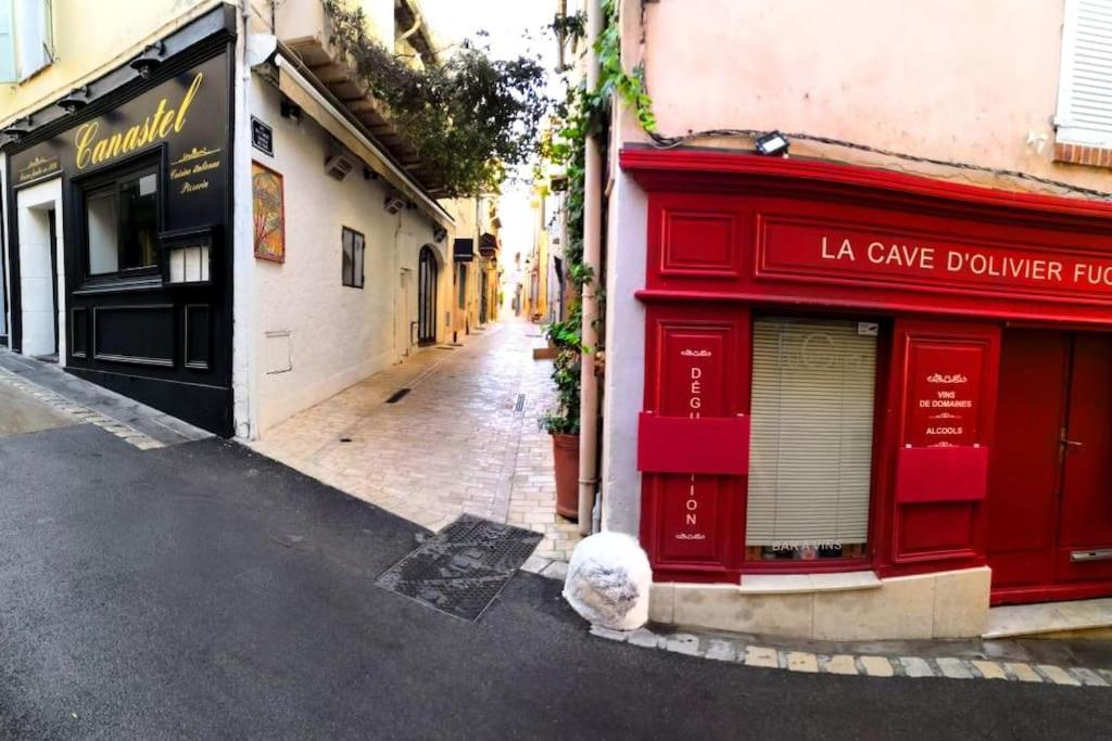 Beautifully Bright Apartment In Old Town Saint Tropez Bagian luar foto