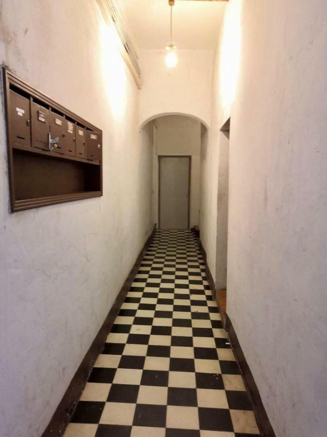 Beautifully Bright Apartment In Old Town Saint Tropez Bagian luar foto